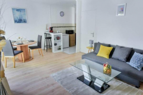Spacieux studio en plein centre ville accessible (Paris -Disneyland)
